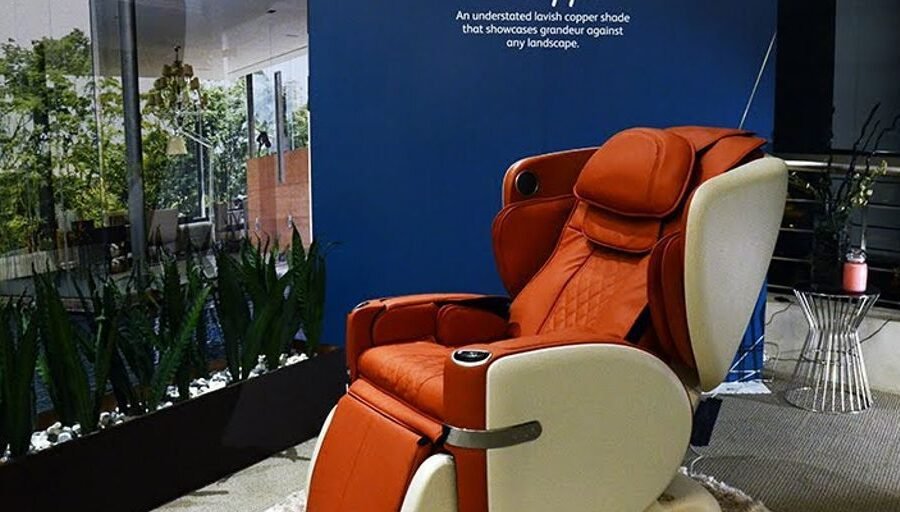 Shiatsu massage chair in a serene spa setting